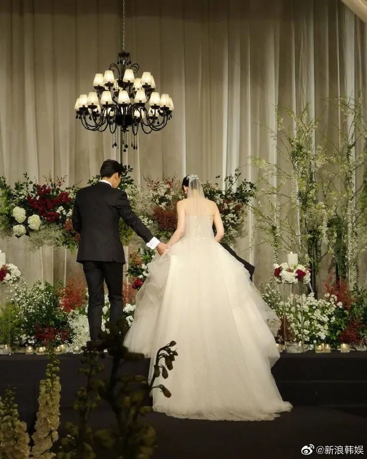 Tiết lộ ảnh cưới lãng mạn của Choo Ja Hyun và Vu Hiểu Quang - Ảnh 6. Tiết lộ ảnh cưới lãng mạn của Choo Ja Hyun và Vu Hiểu Quang - Ảnh 6.