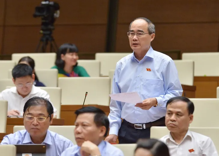 Bí thư Thành ủy TPHCM đề xuất có bộ phận người dân cần sinh ba con - Ảnh 1.