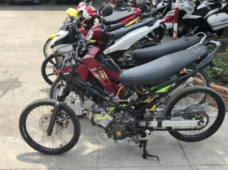 Bình Dương: Ngăn chặn hơn 100 thanh niên đua xe, 2 CSGT bị thương - Ảnh 1. Bình Dương: Ngăn chặn hơn 100 thanh niên đua xe, 2 CSGT bị thương - Ảnh 1.
