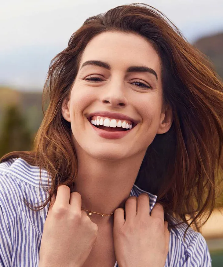 Anne Hathaway: Phóng khoáng và sexy - Ảnh 5. Anne Hathaway: Phóng khoáng và sexy - Ảnh 5.