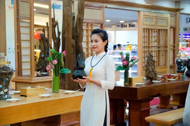 Dấu ấn về lễ dâng trầm đầu tiên ở Việt Nam và sức hút của trầm hương - Ảnh 2. Dấu ấn về lễ dâng trầm đầu tiên ở Việt Nam và sức hút của trầm hương - Ảnh 2.