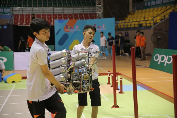 Robocon Việt Nam 2019: Nhiều robot MR2 thoát xác tại vòng chung kết - Ảnh 7. Robocon Việt Nam 2019: Nhiều robot MR2 thoát xác tại vòng chung kết - Ảnh 7.