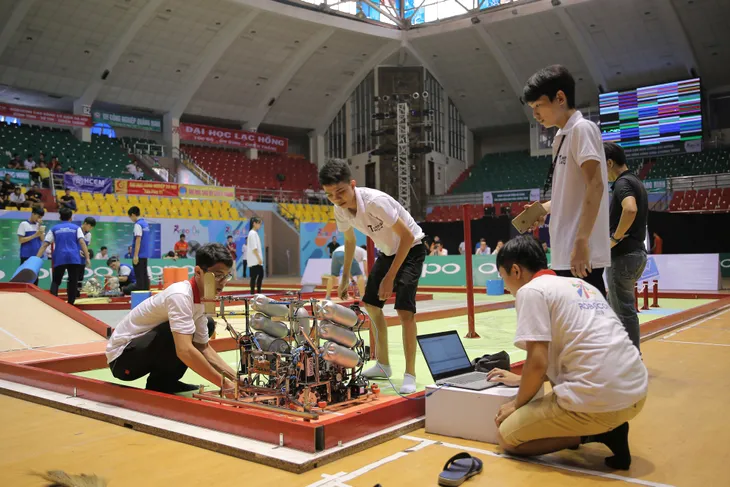 Robocon Việt Nam 2019: Nhiều robot MR2 thoát xác tại vòng chung kết - Ảnh 10. Robocon Việt Nam 2019: Nhiều robot MR2 thoát xác tại vòng chung kết - Ảnh 10.