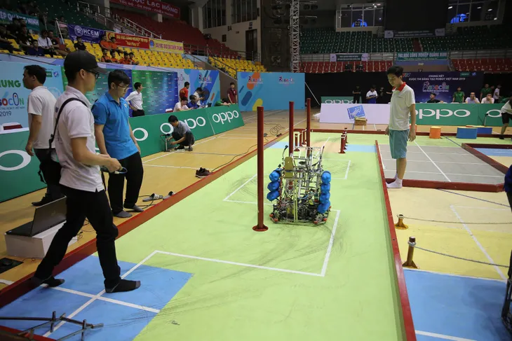 Robocon Việt Nam 2019: Nhiều robot MR2 thoát xác tại vòng chung kết - Ảnh 12. Robocon Việt Nam 2019: Nhiều robot MR2 thoát xác tại vòng chung kết - Ảnh 12.