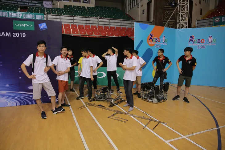 Robocon Việt Nam 2019: Nhiều robot MR2 thoát xác tại vòng chung kết - Ảnh 15. Robocon Việt Nam 2019: Nhiều robot MR2 thoát xác tại vòng chung kết - Ảnh 15.
