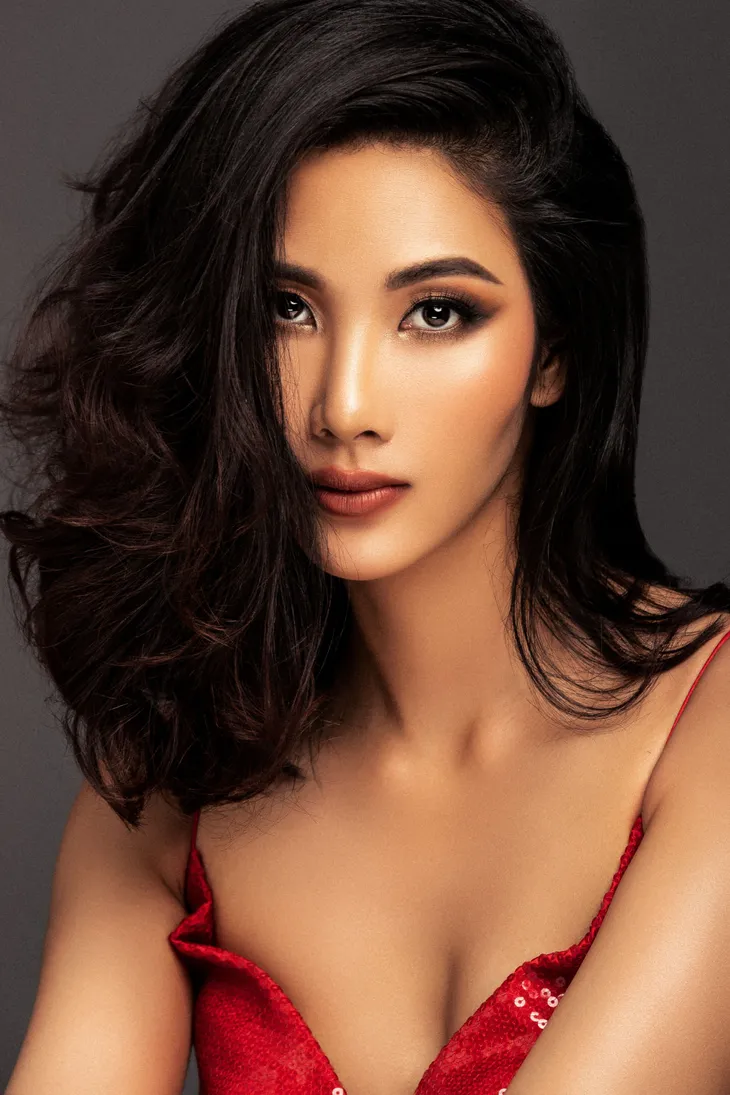 Hoàng Thùy ra mắt bộ ảnh mới trước khi lên đường tham gia Miss Universe 2019 - Ảnh 5. Hoàng Thùy ra mắt bộ ảnh mới trước khi lên đường tham gia Miss Universe 2019 - Ảnh 5.