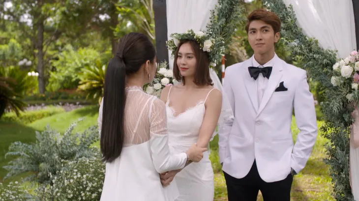 Phía sau anh là em - ca khúc được cộng đồng mạng truy lùng trong Mối tình đầu của tôi - Ảnh 2. Phía sau anh là em - ca khúc được cộng đồng mạng truy lùng trong Mối tình đầu của tôi - Ảnh 2.