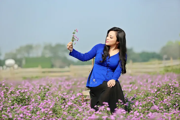 NSƯT Tố Nga bất ngờ tung sáng tác đầu tay chuẩn bị kỷ niệm 25 năm ca hát - Ảnh 3. NSƯT Tố Nga bất ngờ tung sáng tác đầu tay chuẩn bị kỷ niệm 25 năm ca hát - Ảnh 3.