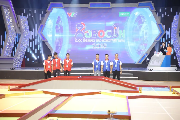 VCK Robocon Việt Nam 2019: Kỷ lục Uukhai được xác lập ngay từ đêm mở màn - Ảnh 1. VCK Robocon Việt Nam 2019: Kỷ lục Uukhai được xác lập ngay từ đêm mở màn - Ảnh 1.