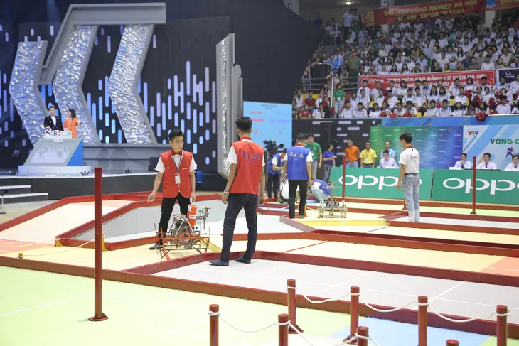 VCK Robocon Việt Nam 2019: Kỷ lục Uukhai được xác lập ngay từ đêm mở màn - Ảnh 2. VCK Robocon Việt Nam 2019: Kỷ lục Uukhai được xác lập ngay từ đêm mở màn - Ảnh 2.