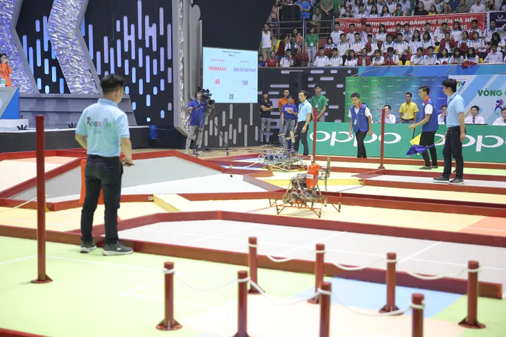 VCK Robocon Việt Nam 2019: Kỷ lục Uukhai được xác lập ngay từ đêm mở màn - Ảnh 4. VCK Robocon Việt Nam 2019: Kỷ lục Uukhai được xác lập ngay từ đêm mở màn - Ảnh 4.
