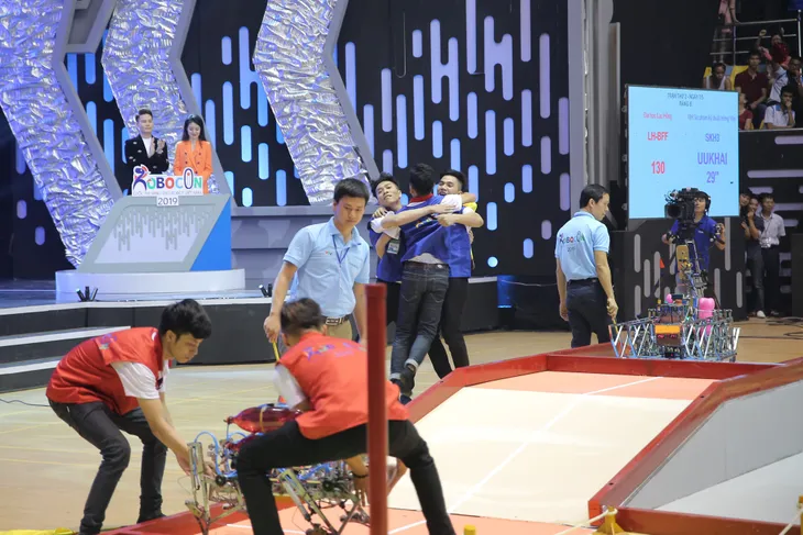 VCK Robocon Việt Nam 2019: Kỷ lục Uukhai được xác lập ngay từ đêm mở màn - Ảnh 14. VCK Robocon Việt Nam 2019: Kỷ lục Uukhai được xác lập ngay từ đêm mở màn - Ảnh 14.