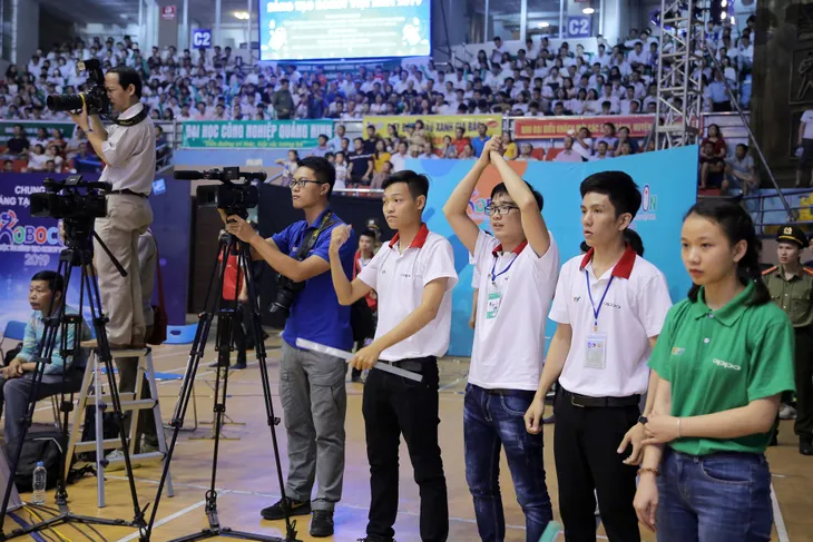 VCK Robocon Việt Nam 2019: Kỷ lục Uukhai được xác lập ngay từ đêm mở màn - Ảnh 20. VCK Robocon Việt Nam 2019: Kỷ lục Uukhai được xác lập ngay từ đêm mở màn - Ảnh 20.