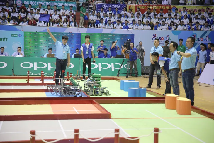 VCK Robocon Việt Nam 2019: Kỷ lục Uukhai được xác lập ngay từ đêm mở màn - Ảnh 21. VCK Robocon Việt Nam 2019: Kỷ lục Uukhai được xác lập ngay từ đêm mở màn - Ảnh 21.