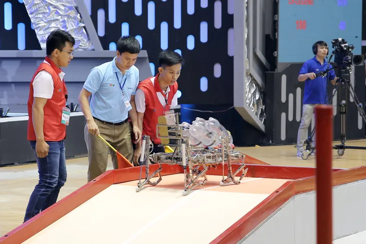 VCK Robocon Việt Nam 2019: Kỷ lục Uukhai được xác lập ngay từ đêm mở màn - Ảnh 22. VCK Robocon Việt Nam 2019: Kỷ lục Uukhai được xác lập ngay từ đêm mở màn - Ảnh 22.