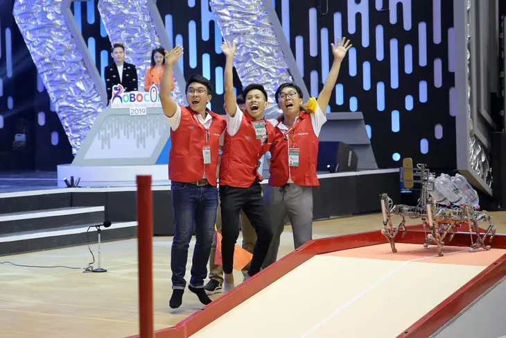 VCK Robocon Việt Nam 2019: Kỷ lục Uukhai được xác lập ngay từ đêm mở màn - Ảnh 25. VCK Robocon Việt Nam 2019: Kỷ lục Uukhai được xác lập ngay từ đêm mở màn - Ảnh 25.