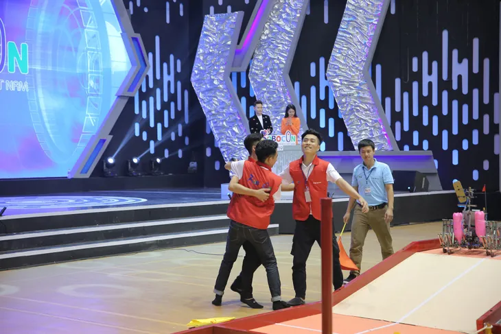 VCK Robocon Việt Nam 2019: Kỷ lục Uukhai được xác lập ngay từ đêm mở màn - Ảnh 48. VCK Robocon Việt Nam 2019: Kỷ lục Uukhai được xác lập ngay từ đêm mở màn - Ảnh 48.