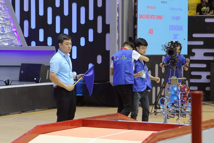 VCK Robocon Việt Nam 2019: Kỷ lục Uukhai được xác lập ngay từ đêm mở màn - Ảnh 55. VCK Robocon Việt Nam 2019: Kỷ lục Uukhai được xác lập ngay từ đêm mở màn - Ảnh 55.