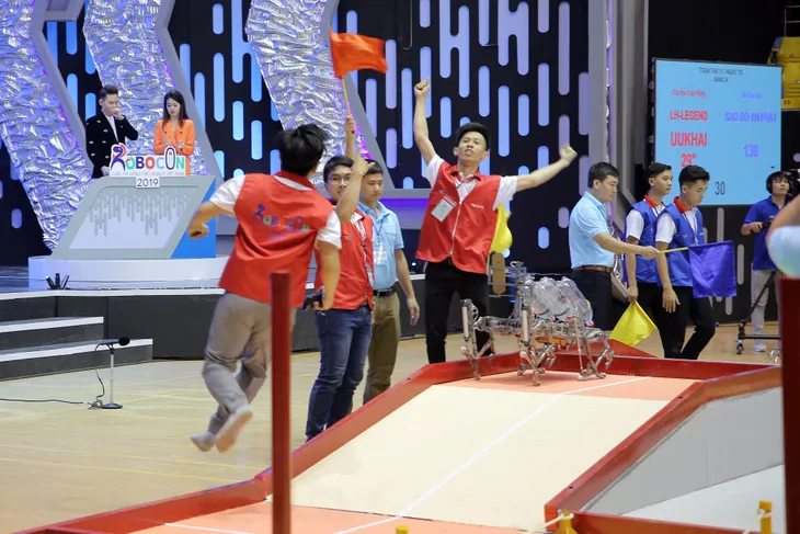 VCK Robocon Việt Nam 2019: Kỷ lục Uukhai được xác lập ngay từ đêm mở màn - Ảnh 60. VCK Robocon Việt Nam 2019: Kỷ lục Uukhai được xác lập ngay từ đêm mở màn - Ảnh 60.