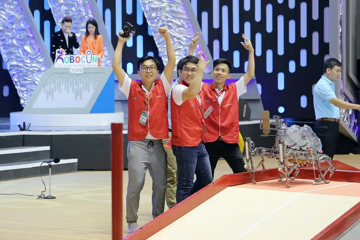 VCK Robocon Việt Nam 2019: Kỷ lục Uukhai được xác lập ngay từ đêm mở màn - Ảnh 61. VCK Robocon Việt Nam 2019: Kỷ lục Uukhai được xác lập ngay từ đêm mở màn - Ảnh 61.