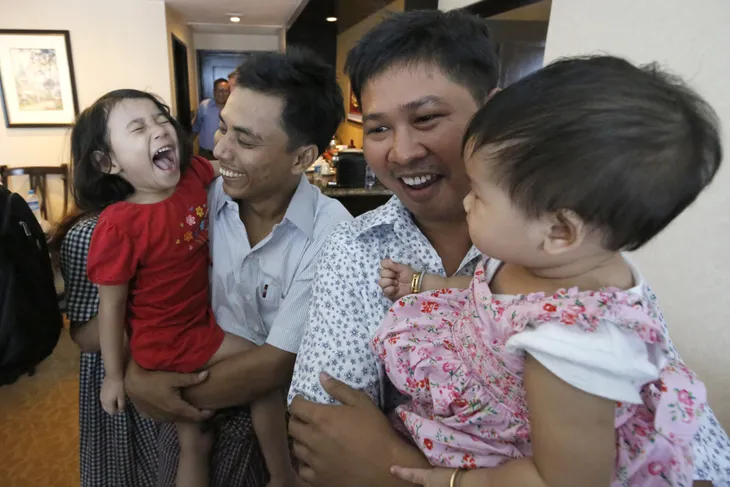 Myanmar trả tự do cho 2 phóng viên Reuters - Ảnh 9. Myanmar trả tự do cho 2 phóng viên Reuters - Ảnh 9.