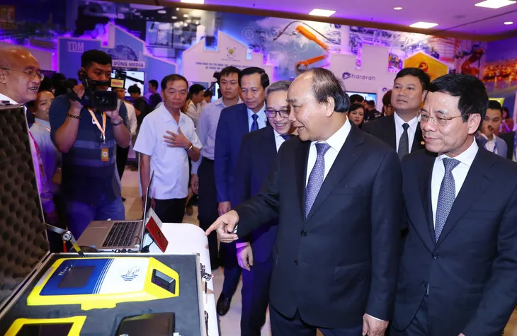 Thủ tướng: Doanh nghiệp công nghệ là hạt nhân thực hiện khát vọng một dân tộc hóa rồng - Ảnh 2. Thủ tướng: Doanh nghiệp công nghệ là hạt nhân thực hiện khát vọng một dân tộc hóa rồng - Ảnh 2.