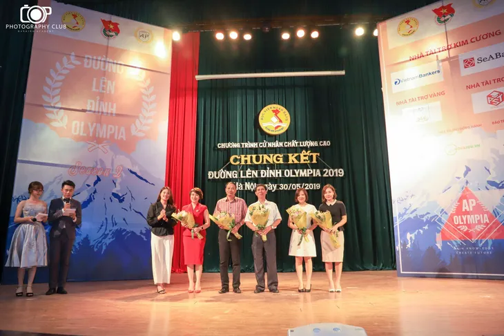 Chung kết cuộc thi Đường lên đỉnh Olympia Học viện Ngân hàng 2019 - Ảnh 3. Chung kết cuộc thi Đường lên đỉnh Olympia Học viện Ngân hàng 2019 - Ảnh 3.