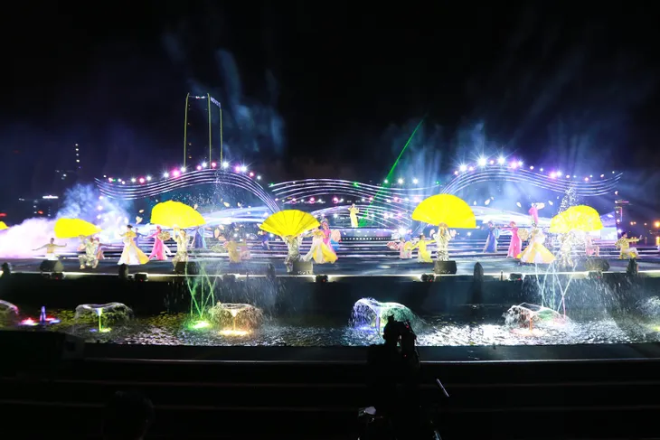 Cận cảnh buổi tổng duyệt Lễ hội Pháo hoa quốc tế Đà Nẵng 2019 - Ảnh 4. Cận cảnh buổi tổng duyệt Lễ hội Pháo hoa quốc tế Đà Nẵng 2019 - Ảnh 4.