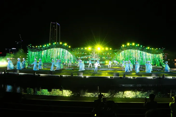 Cận cảnh buổi tổng duyệt Lễ hội Pháo hoa quốc tế Đà Nẵng 2019 - Ảnh 1. Cận cảnh buổi tổng duyệt Lễ hội Pháo hoa quốc tế Đà Nẵng 2019 - Ảnh 1.