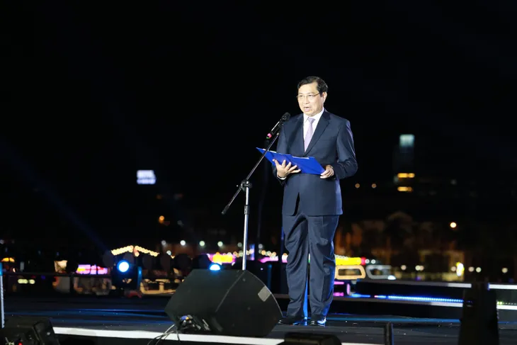 Những khoảnh khắc đáng nhớ trong đêm khai mạc Lễ hội Pháo hoa quốc tế Đà Nẵng 2019 - Ảnh 1. Những khoảnh khắc đáng nhớ trong đêm khai mạc Lễ hội Pháo hoa quốc tế Đà Nẵng 2019 - Ảnh 1.