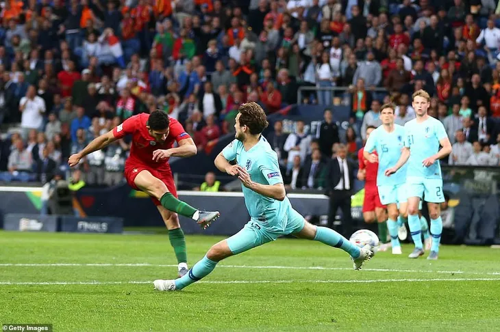 Thắng tối thiểu Hà Lan, Bồ Đào Nha lần đầu vô địch UEFA Nations League - Ảnh 1. Thắng tối thiểu Hà Lan, Bồ Đào Nha lần đầu vô địch UEFA Nations League - Ảnh 1.