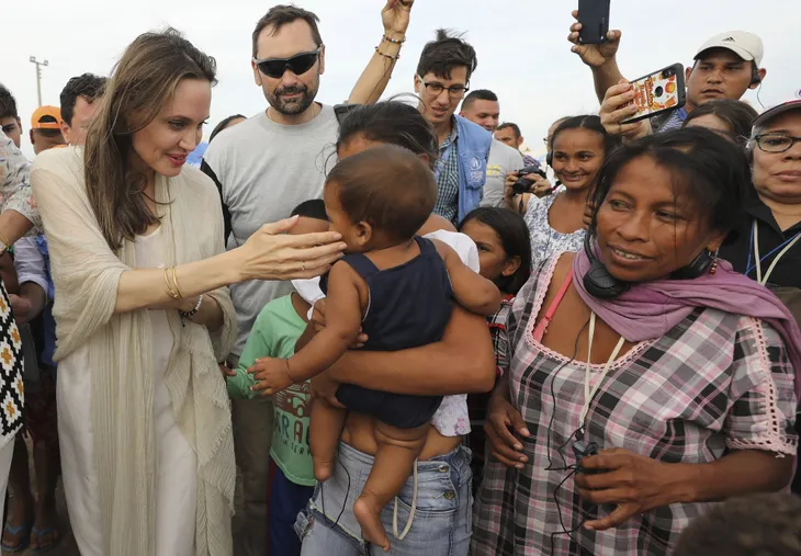 Nữ minh tinh Holywood Angelina Jolie kêu gọi hỗ trợ trẻ em Venezuela - Ảnh 1. Nữ minh tinh Holywood Angelina Jolie kêu gọi hỗ trợ trẻ em Venezuela - Ảnh 1.