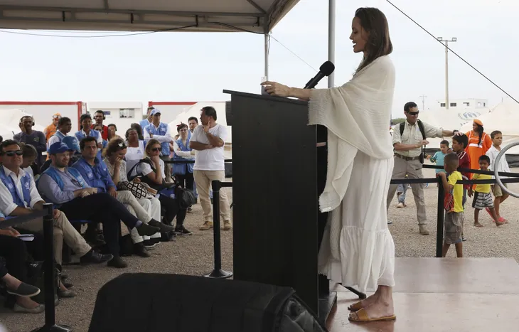 Nữ minh tinh Holywood Angelina Jolie kêu gọi hỗ trợ trẻ em Venezuela - Ảnh 4. Nữ minh tinh Holywood Angelina Jolie kêu gọi hỗ trợ trẻ em Venezuela - Ảnh 4.
