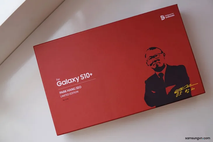 Samsung ra mắt Galaxy S10+ phiên bản Park Hang-seo - Ảnh 2. Samsung ra mắt Galaxy S10+ phiên bản Park Hang-seo - Ảnh 2.