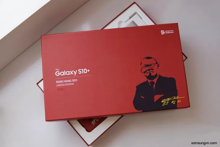 Samsung ra mắt Galaxy S10+ phiên bản Park Hang-seo - Ảnh 3. Samsung ra mắt Galaxy S10+ phiên bản Park Hang-seo - Ảnh 3.
