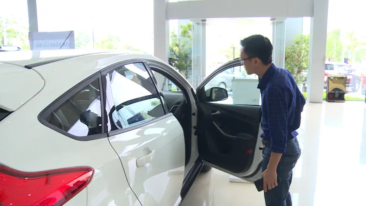 Tiêu thụ ô tô nhập khẩu tăng 210% - Ảnh 1. Tiêu thụ ô tô nhập khẩu tăng 210% - Ảnh 1.