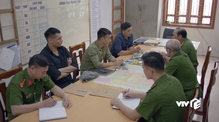 Mê cung - Tập 15: Đông Hòa giết chết Dương vô diện? - Ảnh 3. Mê cung - Tập 15: Đông Hòa giết chết Dương vô diện? - Ảnh 3.