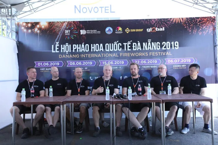 Hứa hẹn màn pháo hoa đầy cảm xúc đến từ hai đội Italy và Phần Lan tại Lễ hội Pháo hoa quốc tế Đà Nẵng 2019 - Ảnh 2. Hứa hẹn màn pháo hoa đầy cảm xúc đến từ hai đội Italy và Phần Lan tại Lễ hội Pháo hoa quốc tế Đà Nẵng 2019 - Ảnh 2.