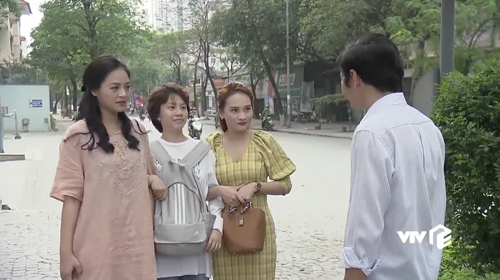 Về nhà đi con - Tập 43: Thư gạ Vũ cho tới công ty làm việc để Vũ không bị bố mẹ giám sát - Ảnh 2. Về nhà đi con - Tập 43: Thư gạ Vũ cho tới công ty làm việc để Vũ không bị bố mẹ giám sát - Ảnh 2.