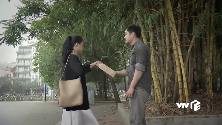 Về nhà đi con - Tập 44: Tự thấy mình khốn nạn, Khải trả lại Huệ 700 triệu đồng và cả sự tự do - Ảnh 11. Về nhà đi con - Tập 44: Tự thấy mình khốn nạn, Khải trả lại Huệ 700 triệu đồng và cả sự tự do - Ảnh 11.