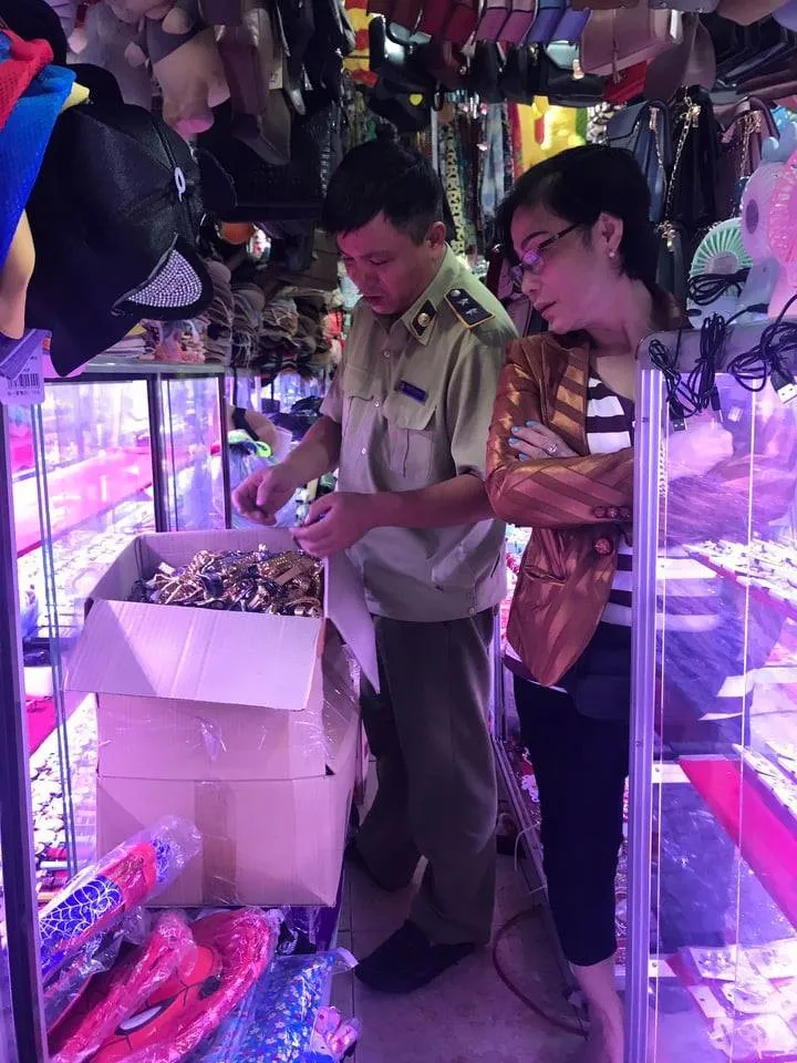 Gia Lai: Tạm giữ hơn 450 đồng hồ giả mạo nhãn hiệu - Ảnh 1. Gia Lai: Tạm giữ hơn 450 đồng hồ giả mạo nhãn hiệu - Ảnh 1.