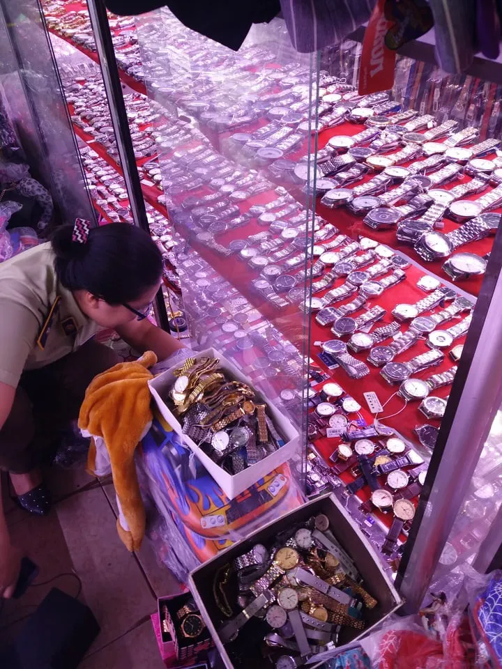 Gia Lai: Tạm giữ hơn 450 đồng hồ giả mạo nhãn hiệu - Ảnh 2. Gia Lai: Tạm giữ hơn 450 đồng hồ giả mạo nhãn hiệu - Ảnh 2.
