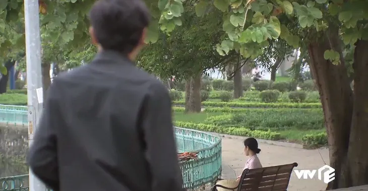 Về nhà đi con - Tập 45: Ông Sơn và cô bán hoa bắt đầu... tìm hiểu nhau? - Ảnh 2. Về nhà đi con - Tập 45: Ông Sơn và cô bán hoa bắt đầu... tìm hiểu nhau? - Ảnh 2.