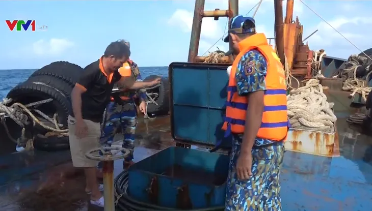 Tăng cường phối hợp chống buôn lậu trên biển - Ảnh 2. Tăng cường phối hợp chống buôn lậu trên biển - Ảnh 2.