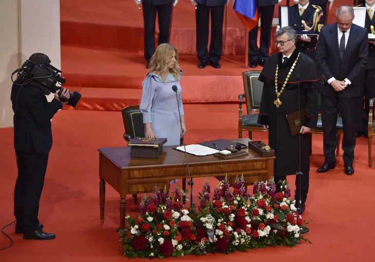 Bà Zuzana Caputova chính thức nhậm chức Tổng thống Slovakia - Ảnh 1. Bà Zuzana Caputova chính thức nhậm chức Tổng thống Slovakia - Ảnh 1.