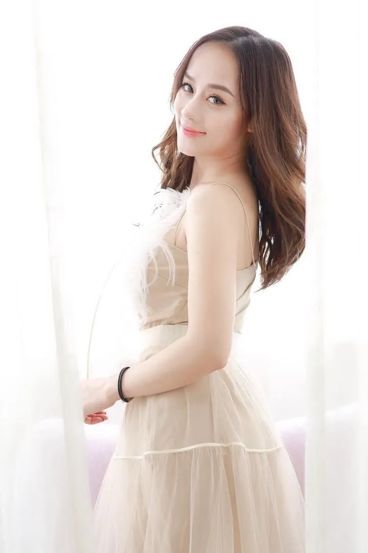 Hé lộ hành trình từ mẹ đơn thân đến doanh nhân thành đạt của hotmom Hoàng Thanh Thủy - Ảnh 1. Hé lộ hành trình từ mẹ đơn thân đến doanh nhân thành đạt của hotmom Hoàng Thanh Thủy - Ảnh 1.