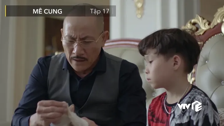 Mê cung - Tập 17: Rùng mình trước cách dạy con trai đầy tàn độc của Đồng Vĩnh - Ảnh 2. Mê cung - Tập 17: Rùng mình trước cách dạy con trai đầy tàn độc của Đồng Vĩnh - Ảnh 2.