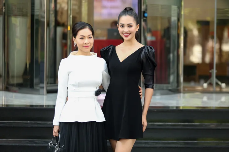 Sau ồn ào cân nặng, Mai Phương Thúy tự tin đọ dáng bên đàn em Tiểu Vy - Ảnh 8. Sau ồn ào cân nặng, Mai Phương Thúy tự tin đọ dáng bên đàn em Tiểu Vy - Ảnh 8.