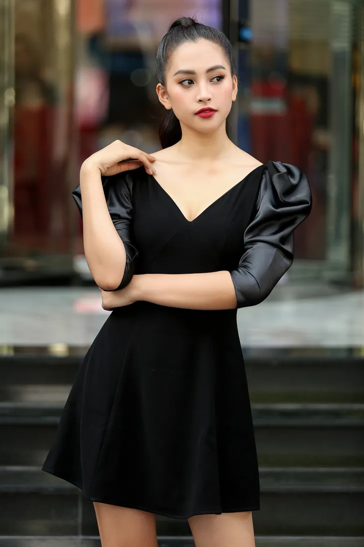 Sau ồn ào cân nặng, Mai Phương Thúy tự tin đọ dáng bên đàn em Tiểu Vy - Ảnh 5. Sau ồn ào cân nặng, Mai Phương Thúy tự tin đọ dáng bên đàn em Tiểu Vy - Ảnh 5.