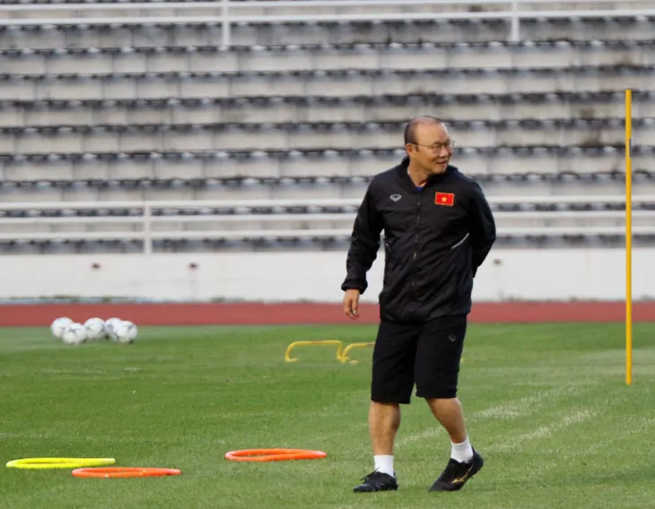 Buổi tập đầu tiên của ĐT Việt Nam tại Buriram: Khởi động nhẹ nhàng cho Kings Cup 2019 - Ảnh 5. Buổi tập đầu tiên của ĐT Việt Nam tại Buriram: Khởi động nhẹ nhàng cho Kings Cup 2019 - Ảnh 5.